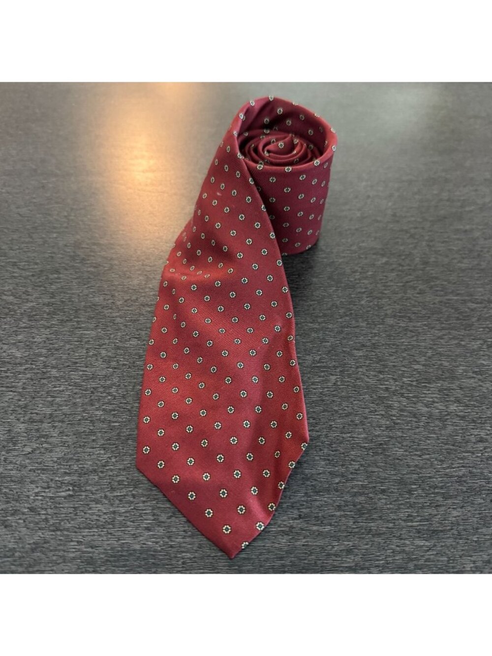 Brooks Brothers Makers All Silk Red Tie Geometric Foulard Pattern Made In USA
